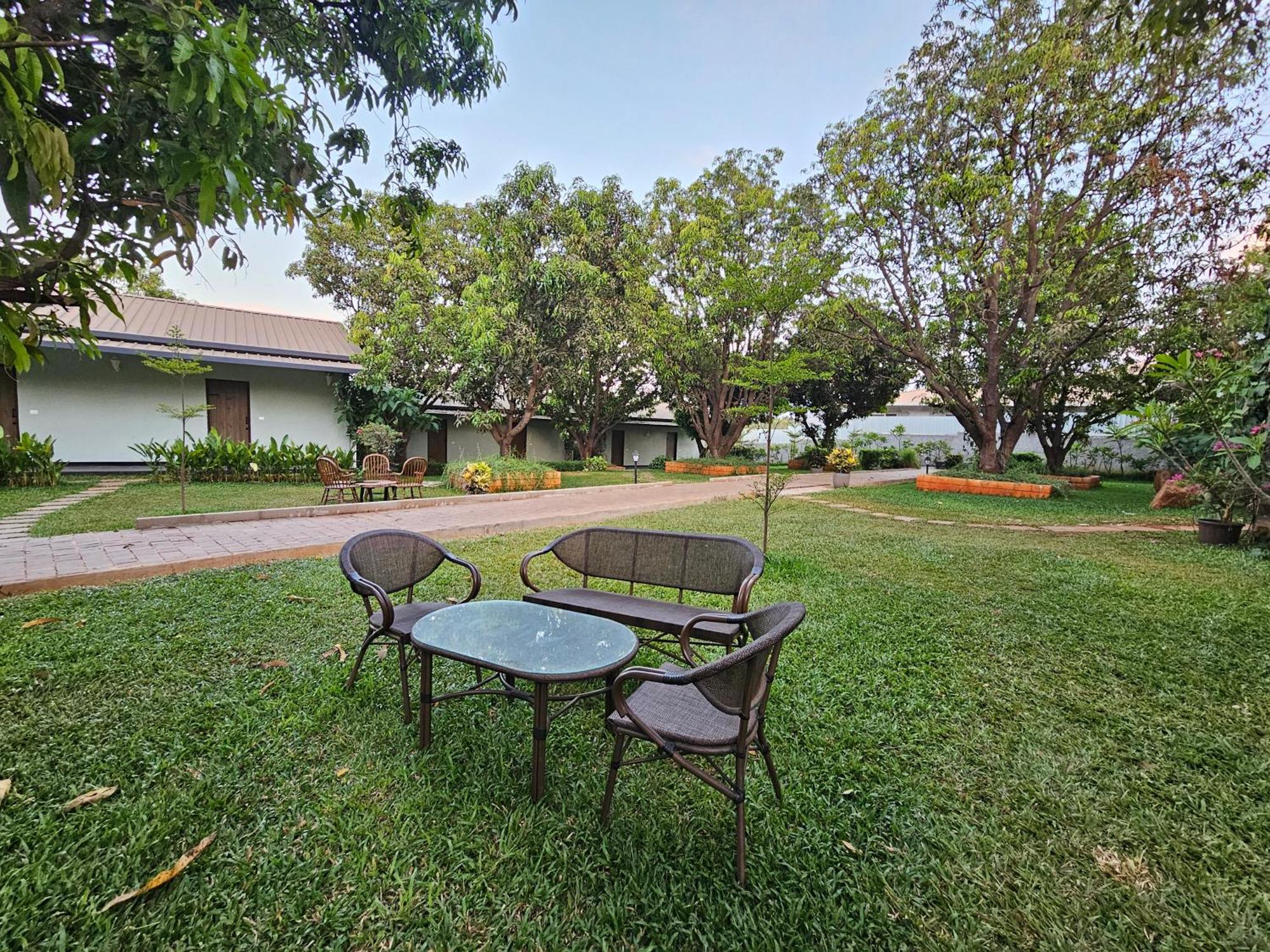 River Estates Luxury Resort & Spa Karjat Eksteriør bilde